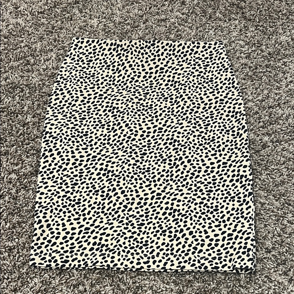 Ann Taylor Black and Cream Pencil Skirt